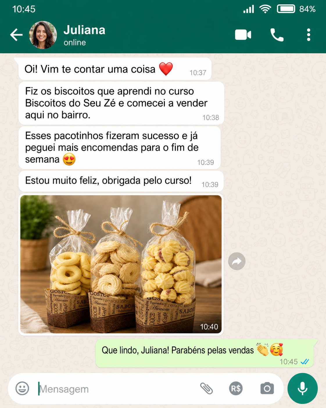 Depoimento da Juliana com pacotes de biscoitos artesanais